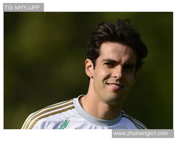 足球明星卡卡时尚穿搭解析展现运动与潮流的完美结合